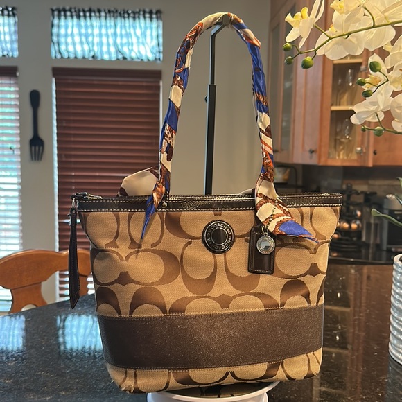 COACH bag w/two twillies included! GUC! main image 5